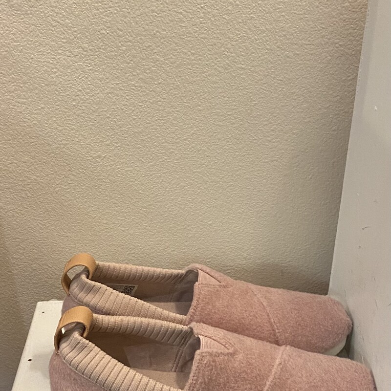 Pink Fuzzy Slip Sneaker<br />
Pink<br />
Size: 7