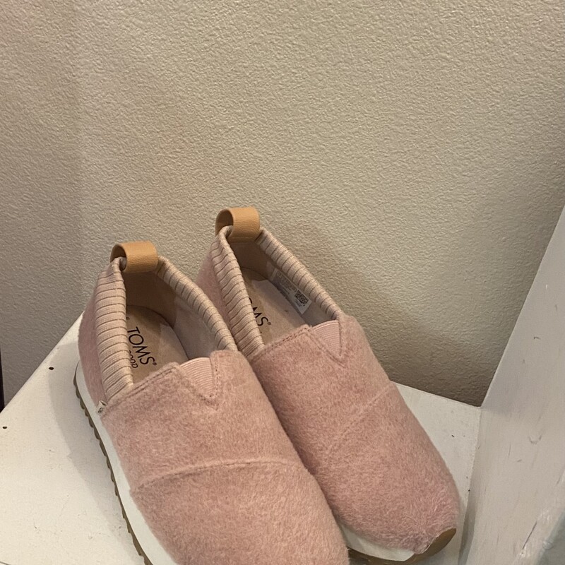Pink Fuzzy Slip Sneaker<br />
Pink<br />
Size: 7