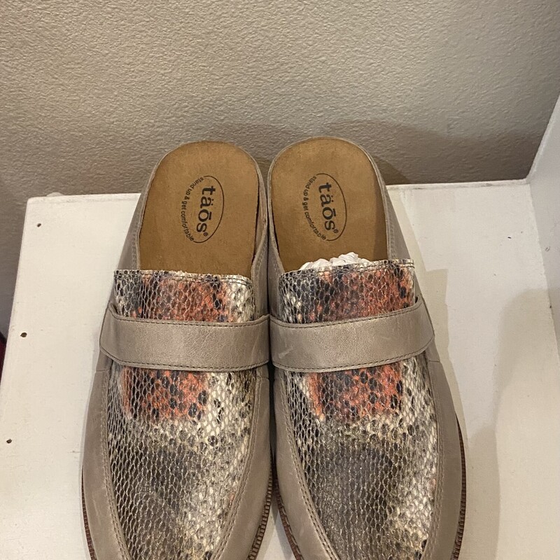 NEW Gy/O Snke L Mule<br />
Gry/org<br />
Size: 9 R$150