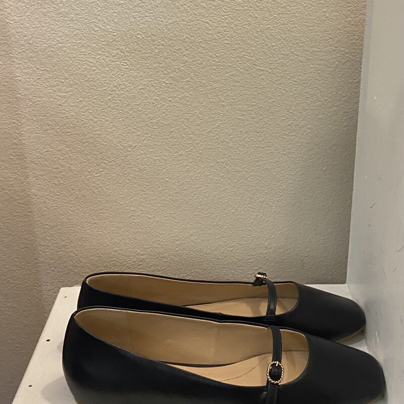 EUC Nvy Lther Bck Flat<br />
Navy<br />
Size: 7.5 R$99