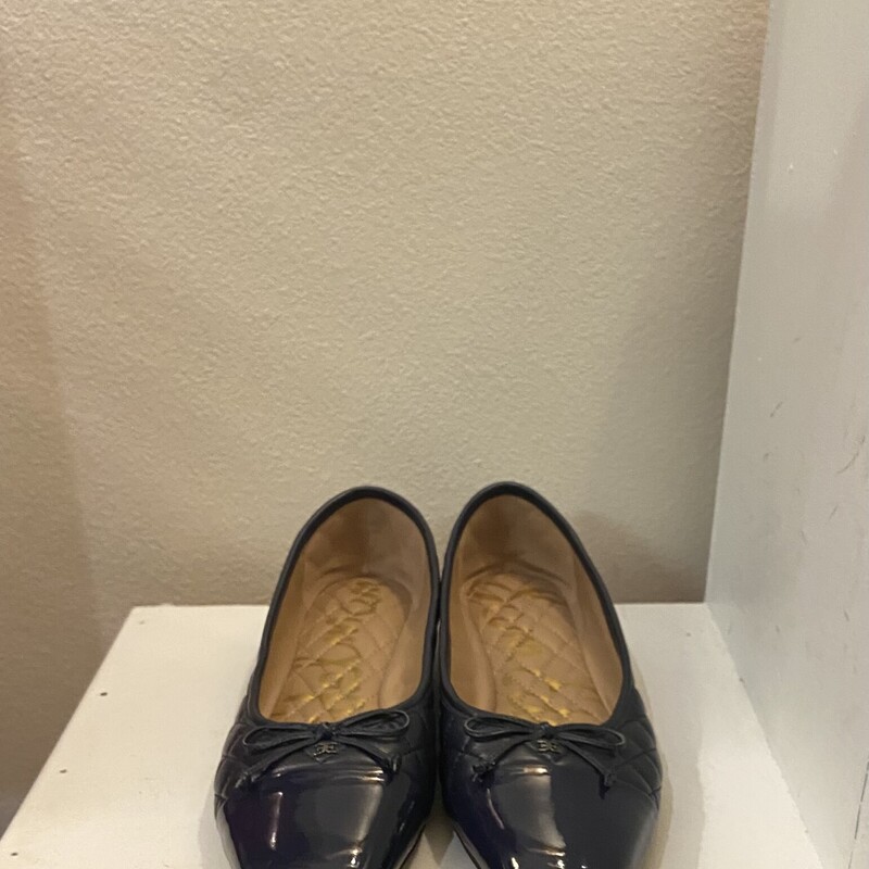 Navy Quilt Lther Pat Flat<br />
Navy<br />
Size: 7 R $79
