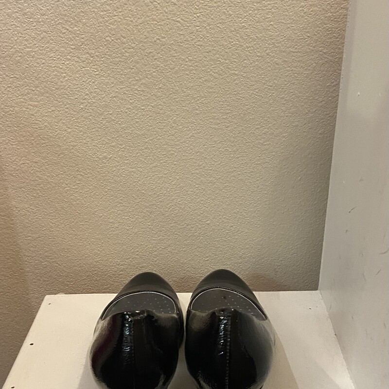 Blk Pat Lther Heel<br />
Blac<br />
Size: 8 R$95