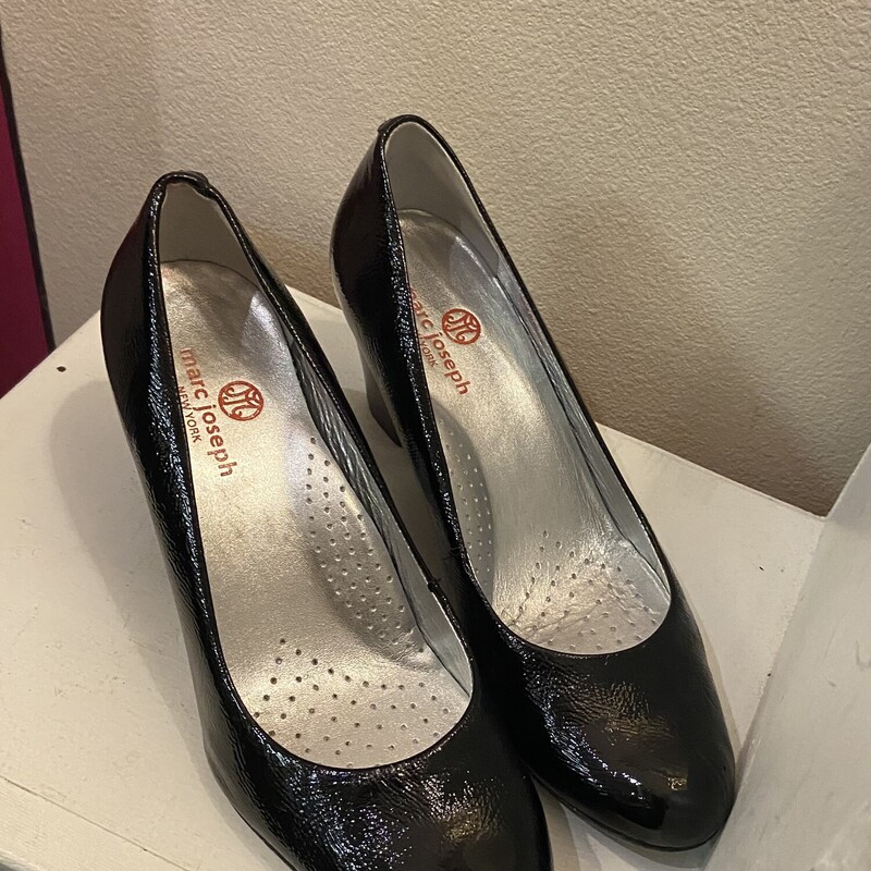 Blk Pat Lther Heel<br />
Blac<br />
Size: 8 R$95