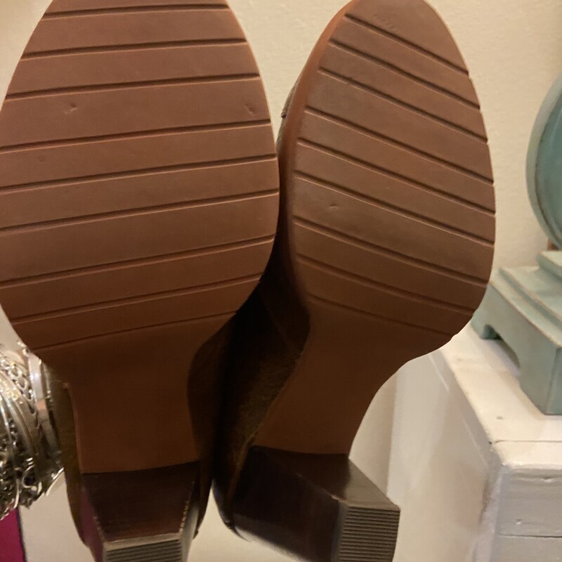 Brw Lthr Tie Heel Shoe<br />
Brown<br />
Size: 7 R$118