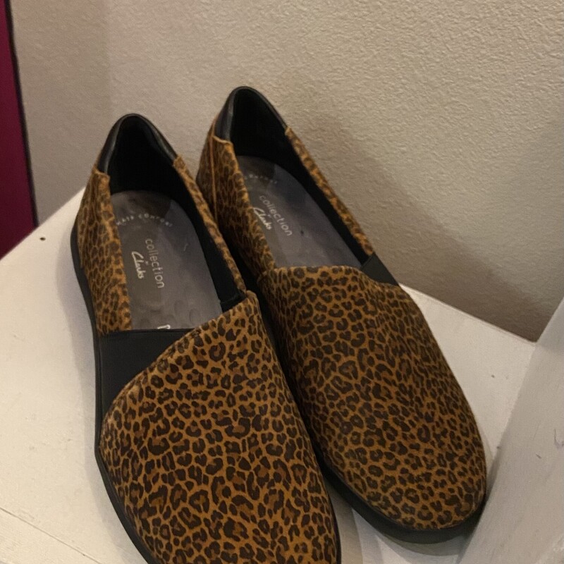 Brw/Blk Leop Fab Slipon<br />
Brw/Blk<br />
Size: 8.5 R$83