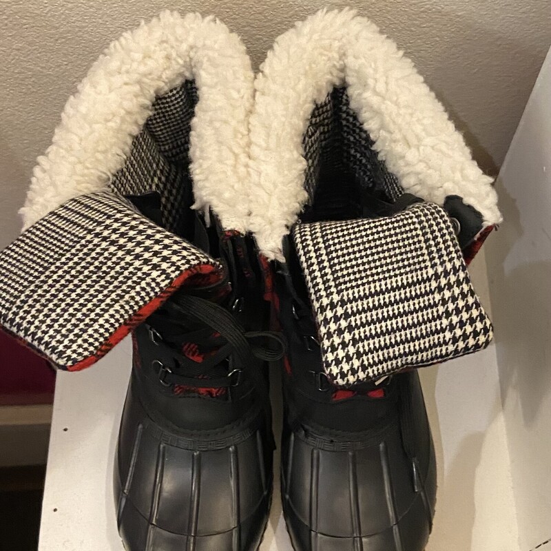 Blk/rd Bfflo Plaid Boot<br />
Blk/Red<br />
Size: 9.5
