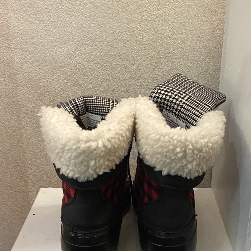 Blk/rd Bfflo Plaid Boot<br />
Blk/Red<br />
Size: 9.5