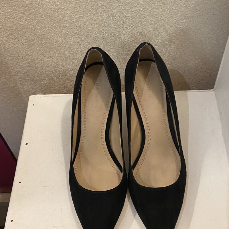 Blk Suede Heel<br />
Black<br />
Size: 7 R $150
