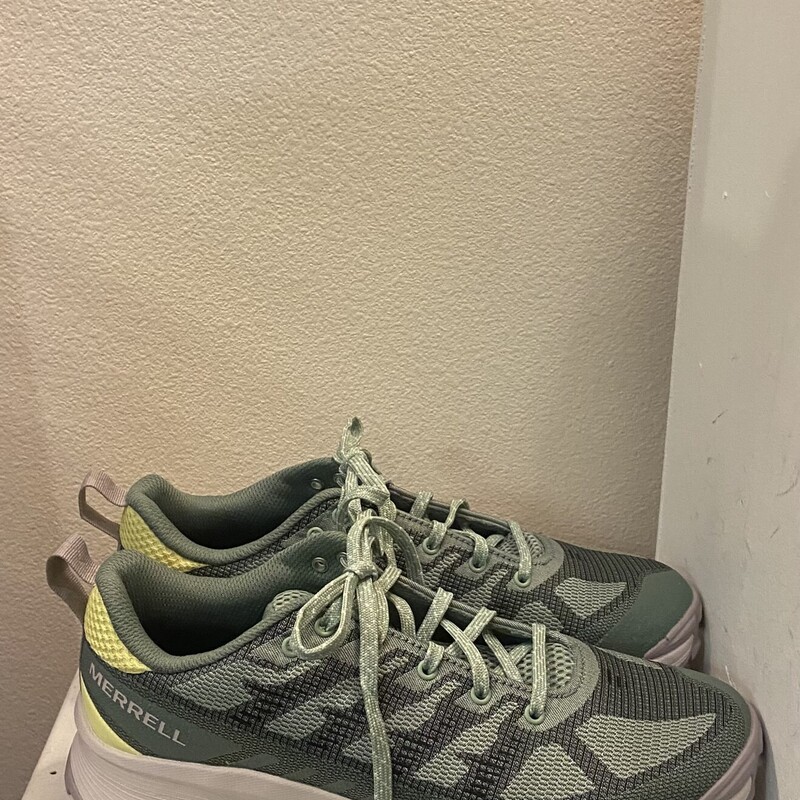 Sage/neon Running Shoe<br />
Sage/neo<br />
Size: 8.5 R $99