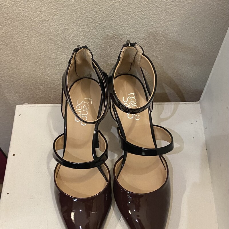 Bk/Mar Pat Lthr Heel<br />
Bk/mar<br />
Size: 7 R$94