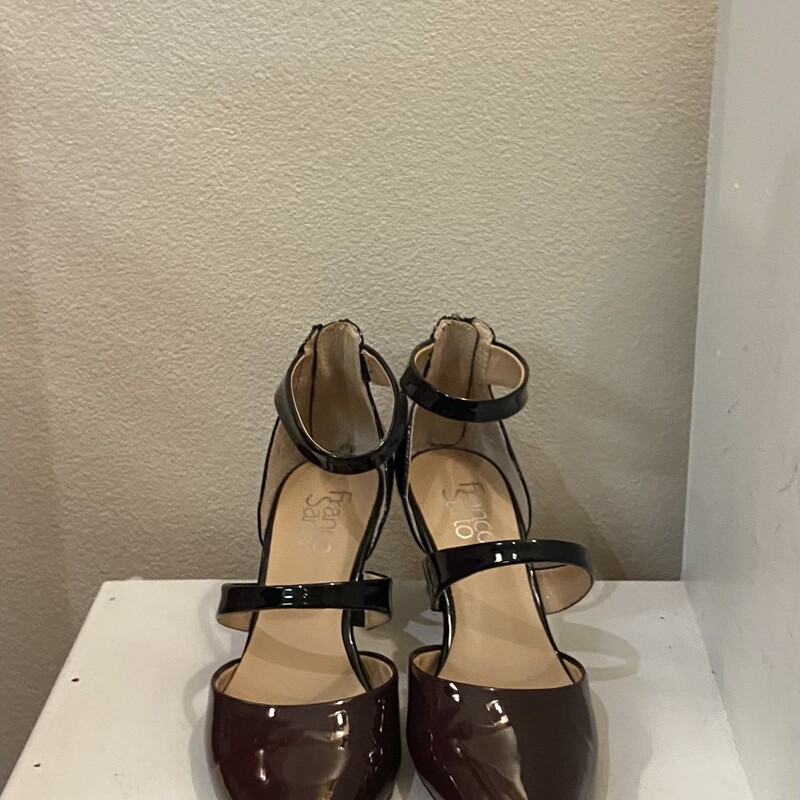 Bk/Mar Pat Lthr Heel<br />
Bk/mar<br />
Size: 7 R$94