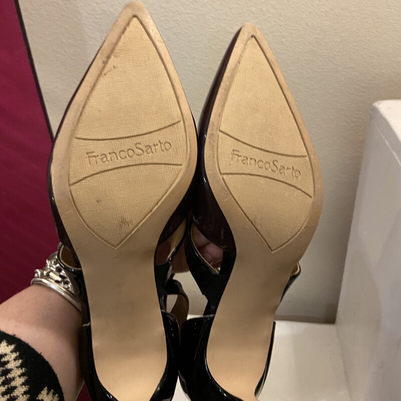 Bk/Mar Pat Lthr Heel<br />
Bk/mar<br />
Size: 7 R$94