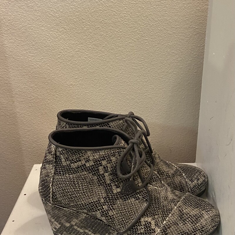 Gry Snake Tie Booti
Grey
Size: 8 R$79