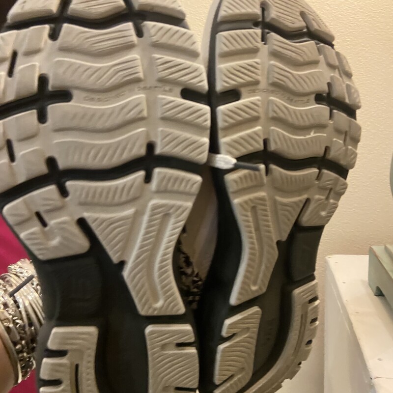 Gry/camo Run Shoe<br />
Grey<br />
Size: 10.5 R140