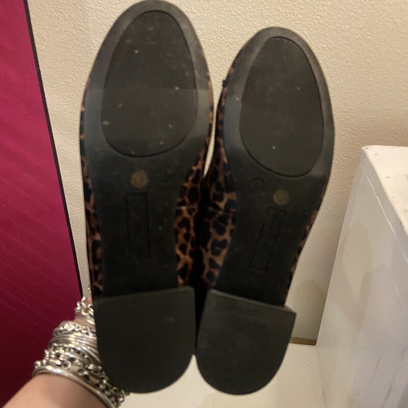 Brw/B Leop Sat Flat<br />
Brw/Bk<br />
Size: 7 R$60