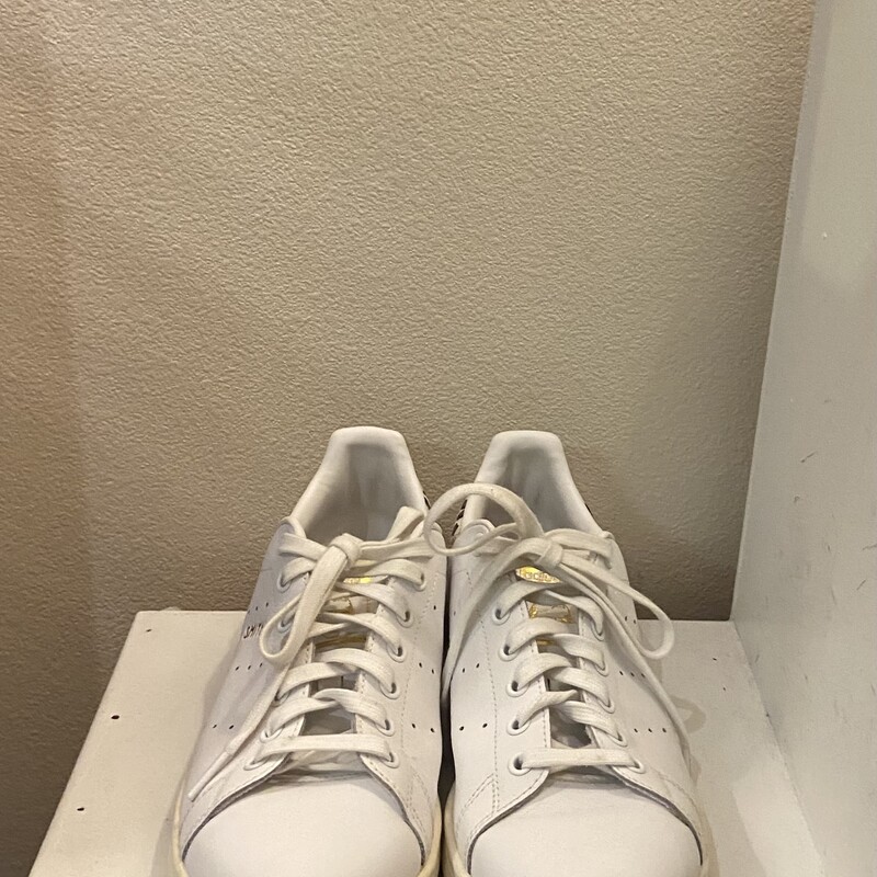 EUC Adidas Wht/Leop Sneak<br />
Wht/Brw<br />
Size: 9.5 R$90