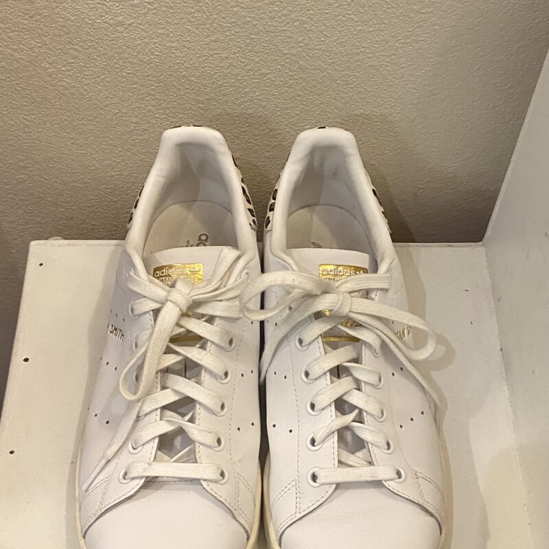 EUC Adidas Wht/Leop Sneak<br />
Wht/Brw<br />
Size: 9.5 R$90