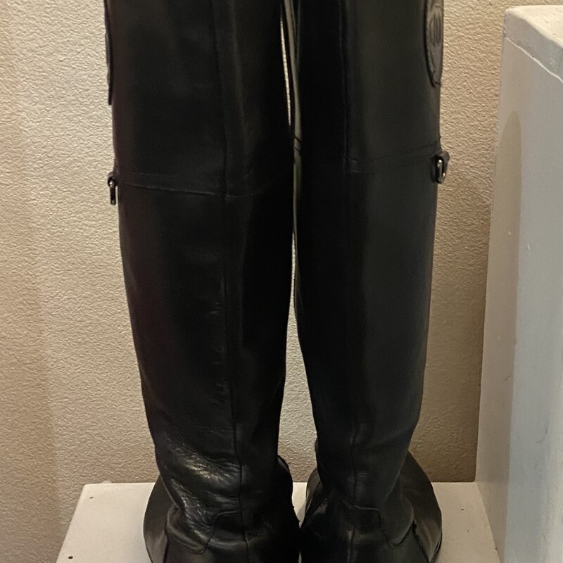 Blk Leather Tall Boots<br />
Black<br />
Size: 8 R$130