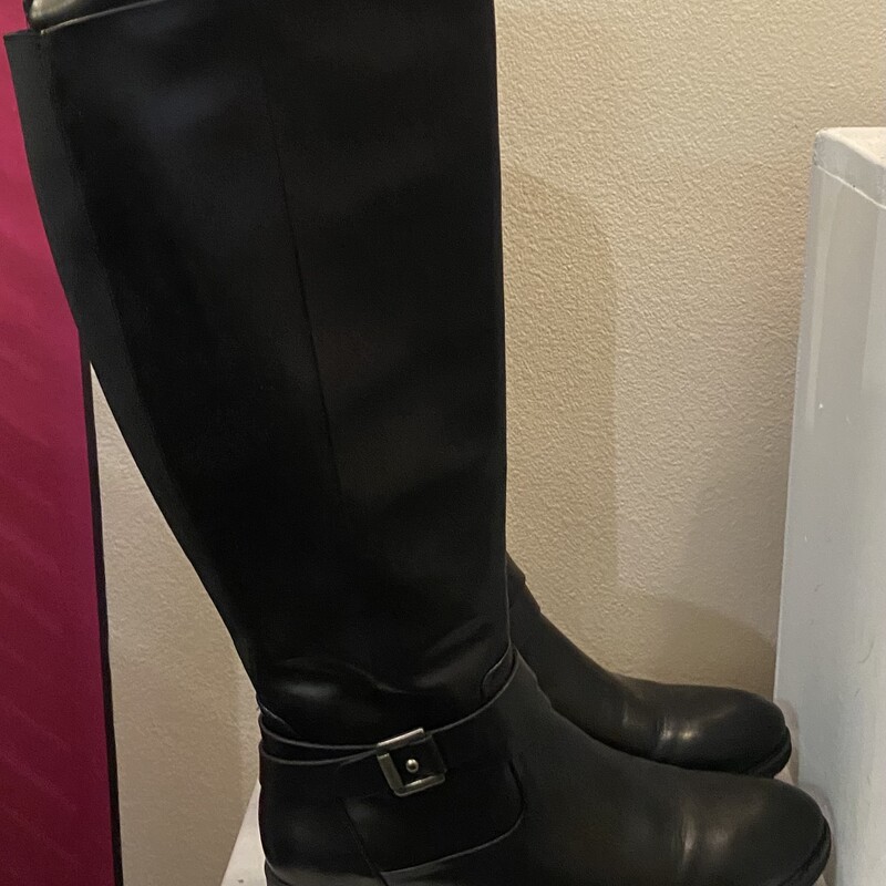 Blk Tall Boots<br />
Black<br />
Size: 9.5 R $80