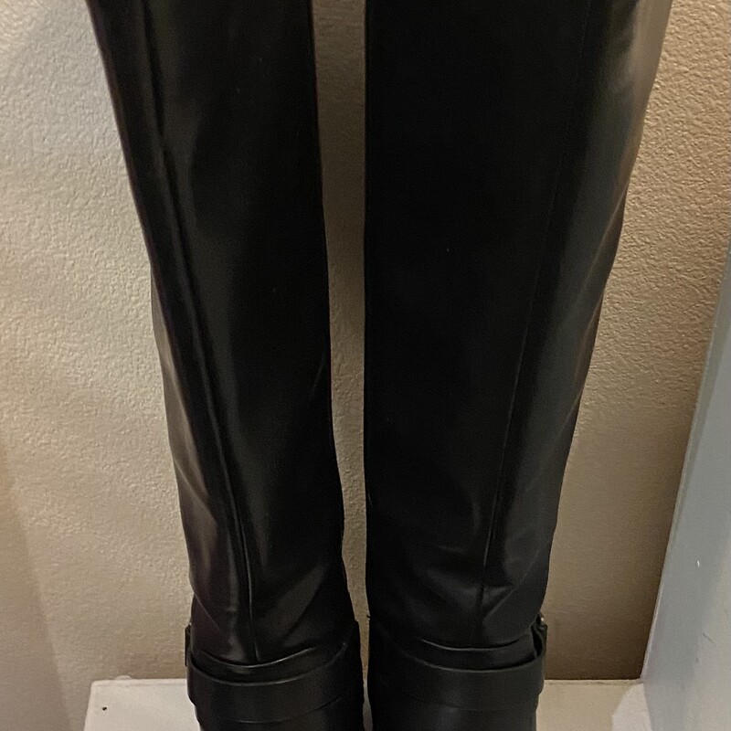 Blk Tall Boots<br />
Black<br />
Size: 9.5 R $80