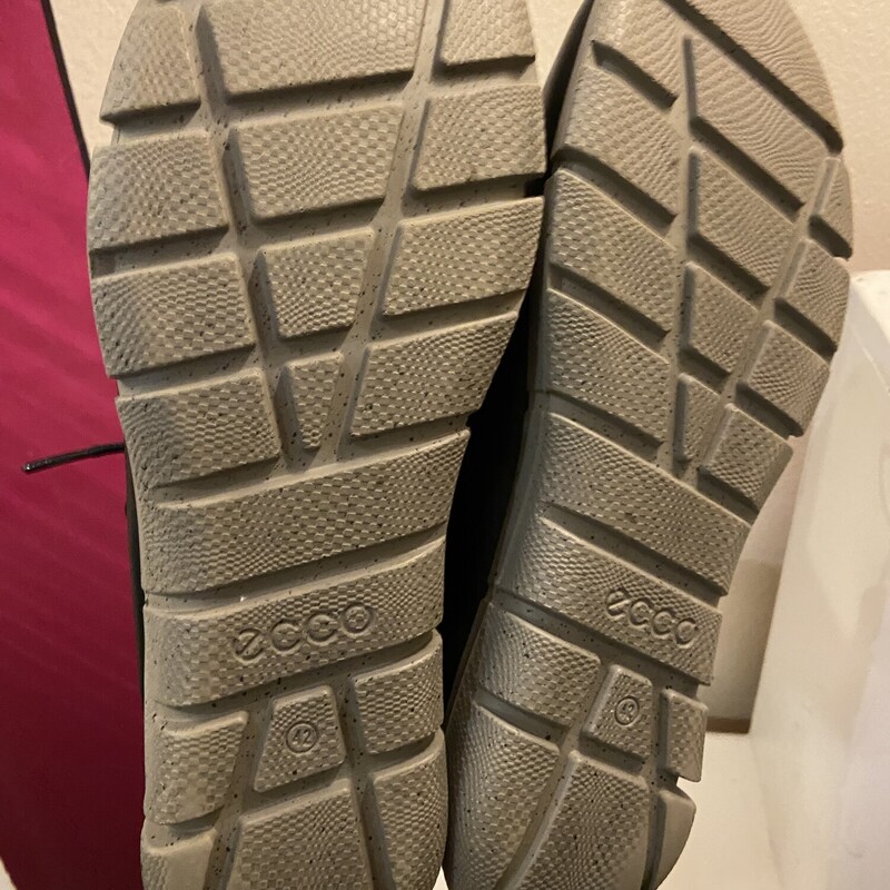 Blk/Gy Fab Lthr Sneak<br />
Blk/Gry<br />
Size: 11/11.5