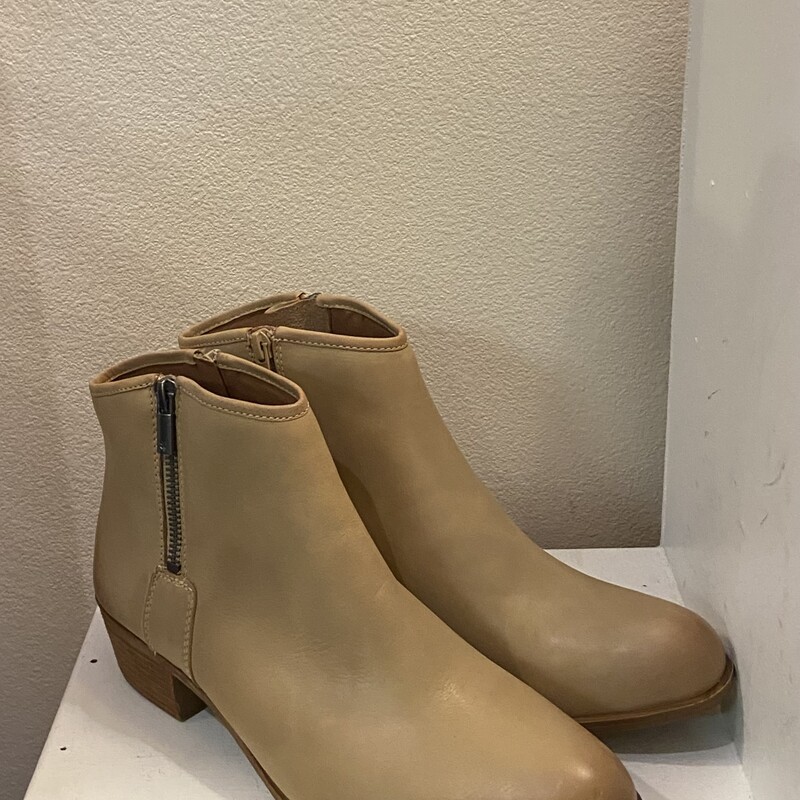 NEW Tan Lther Zip Bootie