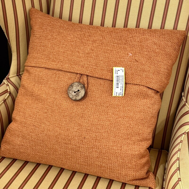 Pillow Button