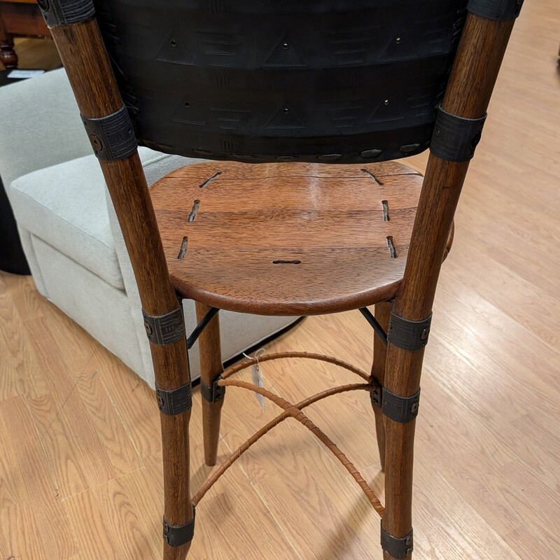 Mauritius Stool SET 2, Blk Leater, Wood Seat<br />
18 x 17 x 44