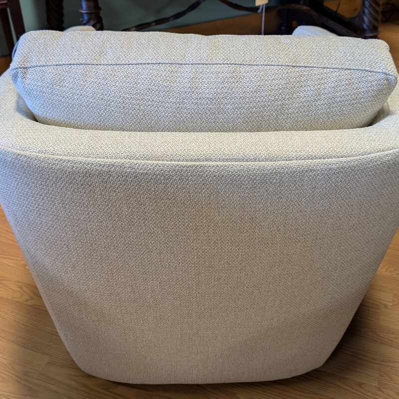 Room & Board, Off White, Sunford
30 x 35 x 33h