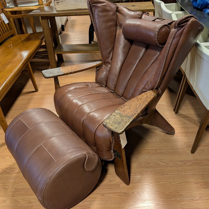 Verite Armchair & Footrol