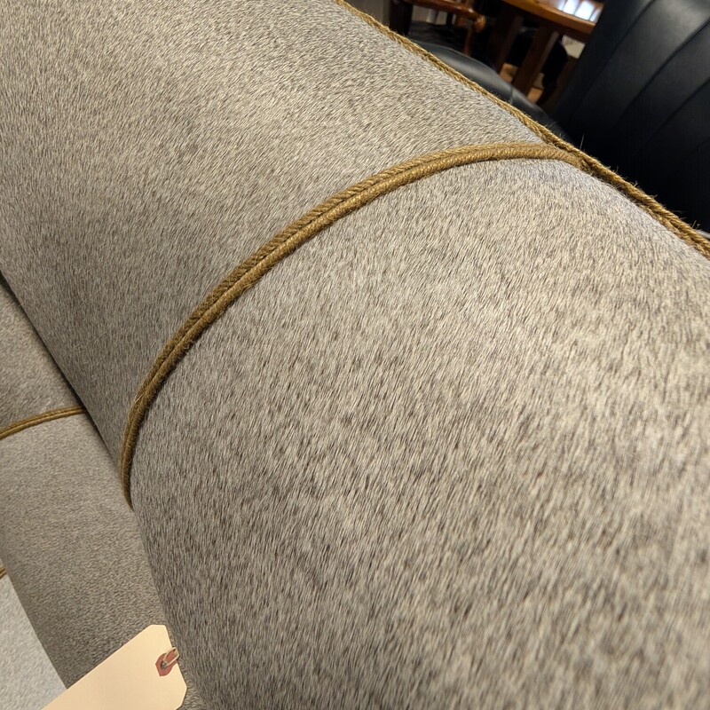 Navajo 3 Seat Sofa, Gris, Grey Hide<br />
88 x 36 x 36h