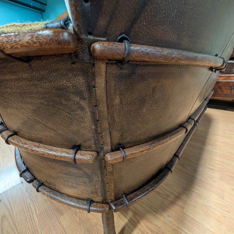 Navajo 3 Seat Sofa, Gris, Grey Hide<br />
88 x 36 x 36h