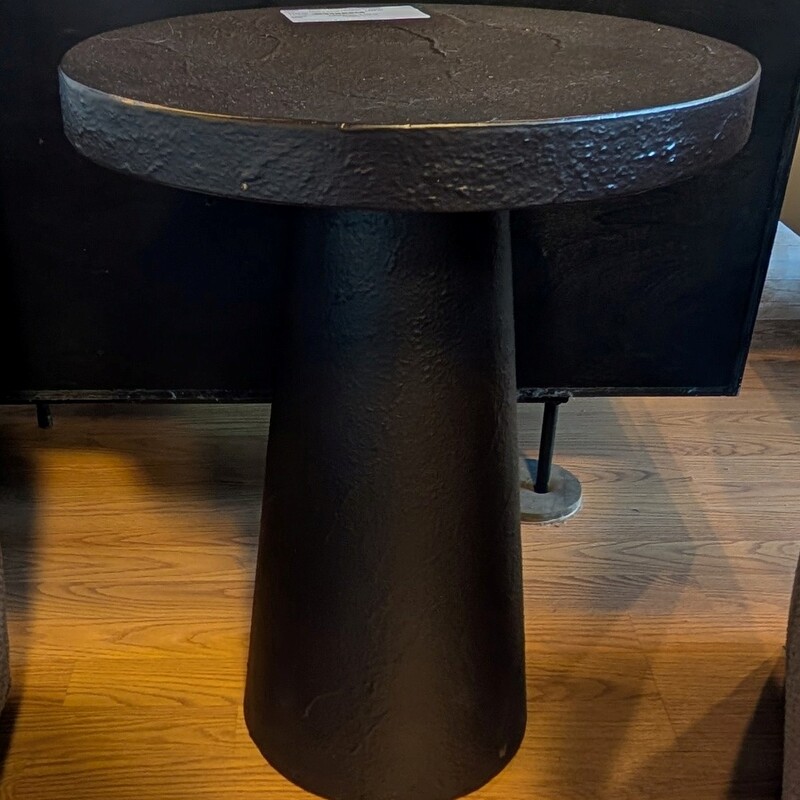 Crate & Barrel Fernando, Dimples, Hour Glass, Black
16 x 22h