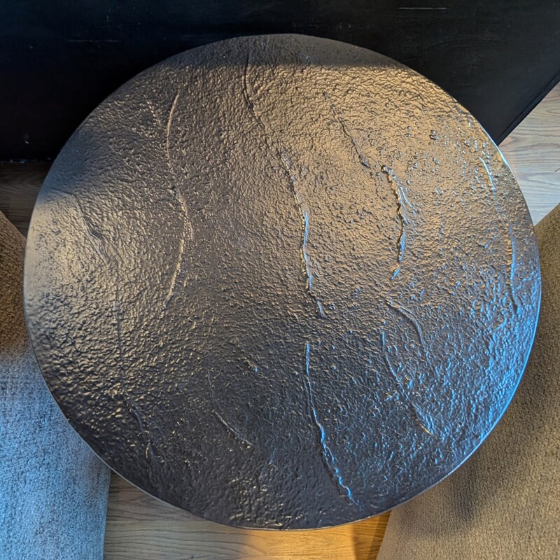 Crate & Barrel Fernando, Dimples, Hour Glass, Black<br />
16 x 22h