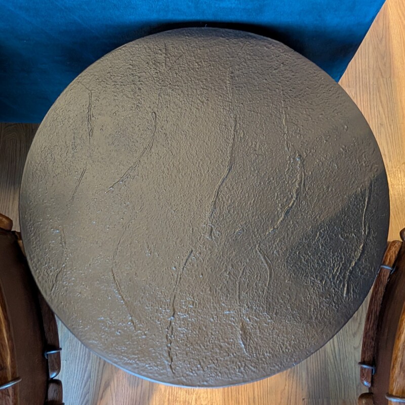 Crate & Barrel Fernando, Dimples, Hour Glass, Black<br />
16 x 22h