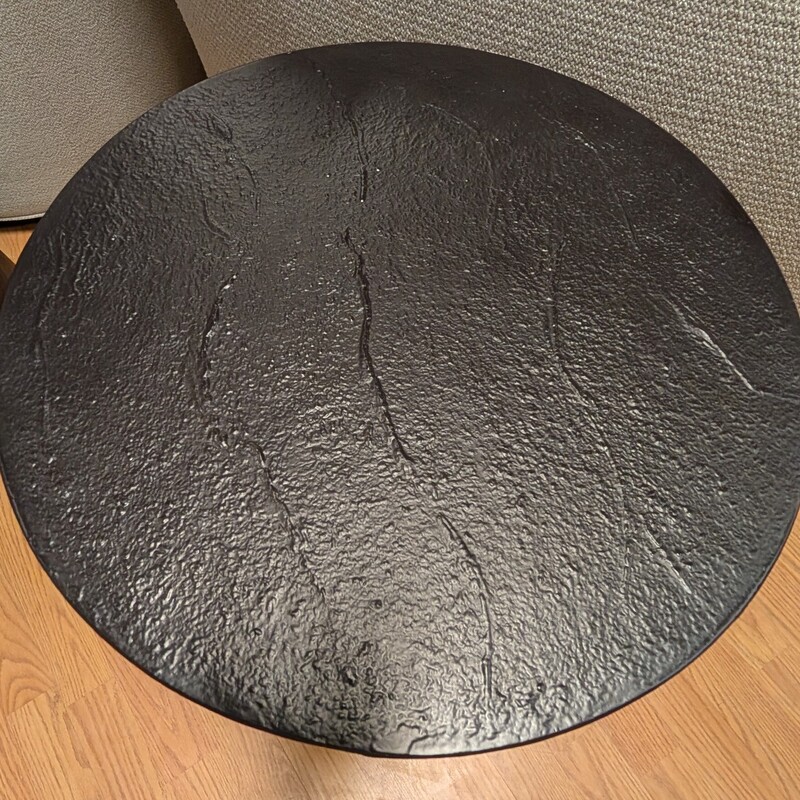 Crate & Barrel Fernando, Dimples, Hour Glass, Black
16 x 22h