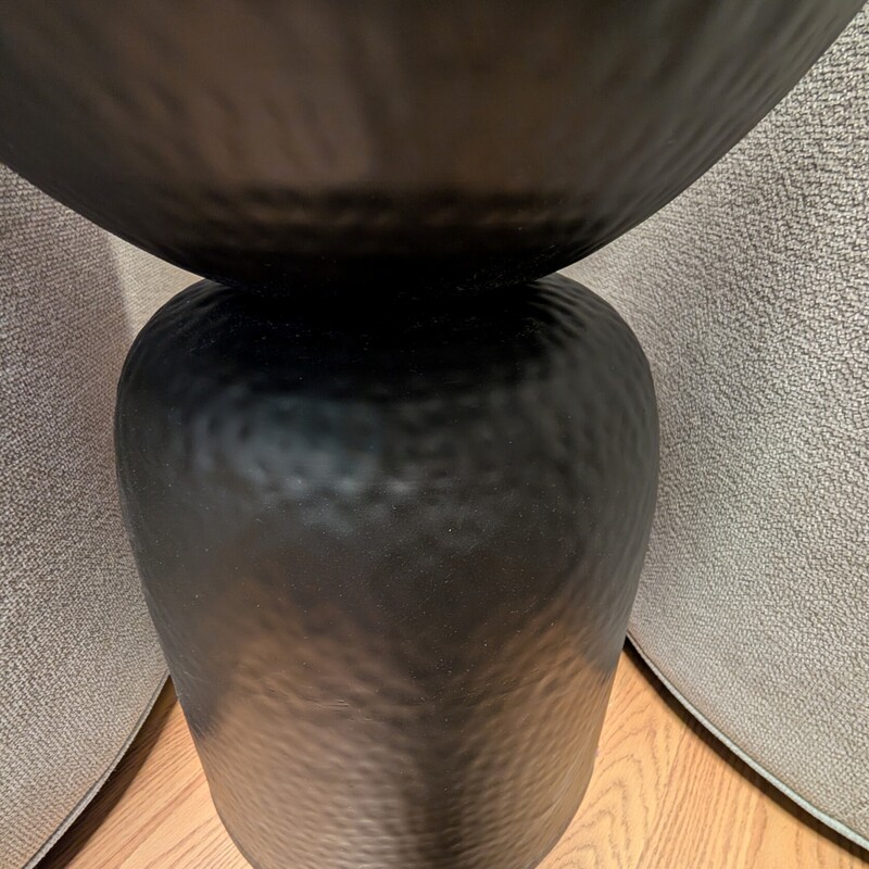 Crate & Barrel Fernando, Dimples, Hour Glass, Black<br />
15 x 22h