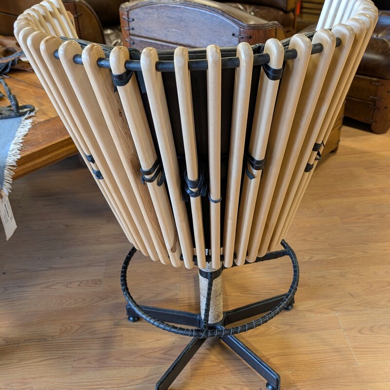 Tavarua Stool Set of 2, Black Leather, Blonde Wood<br />
26 x 25 x 37h<br />
Seat Height 29