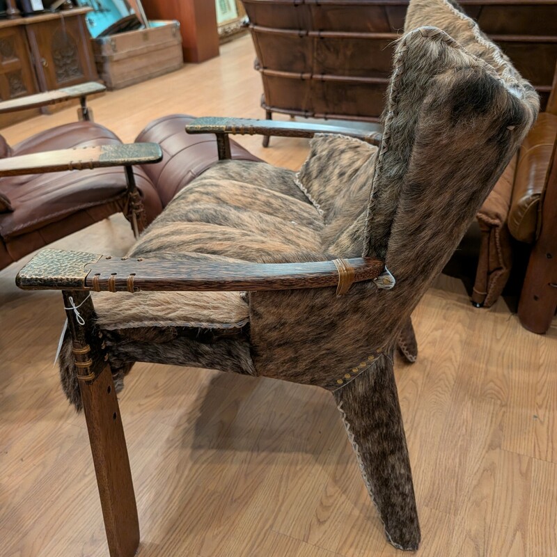 Verite President Chair, Dark Brind,  Metal Accents<br />
32 x 28 x 36h