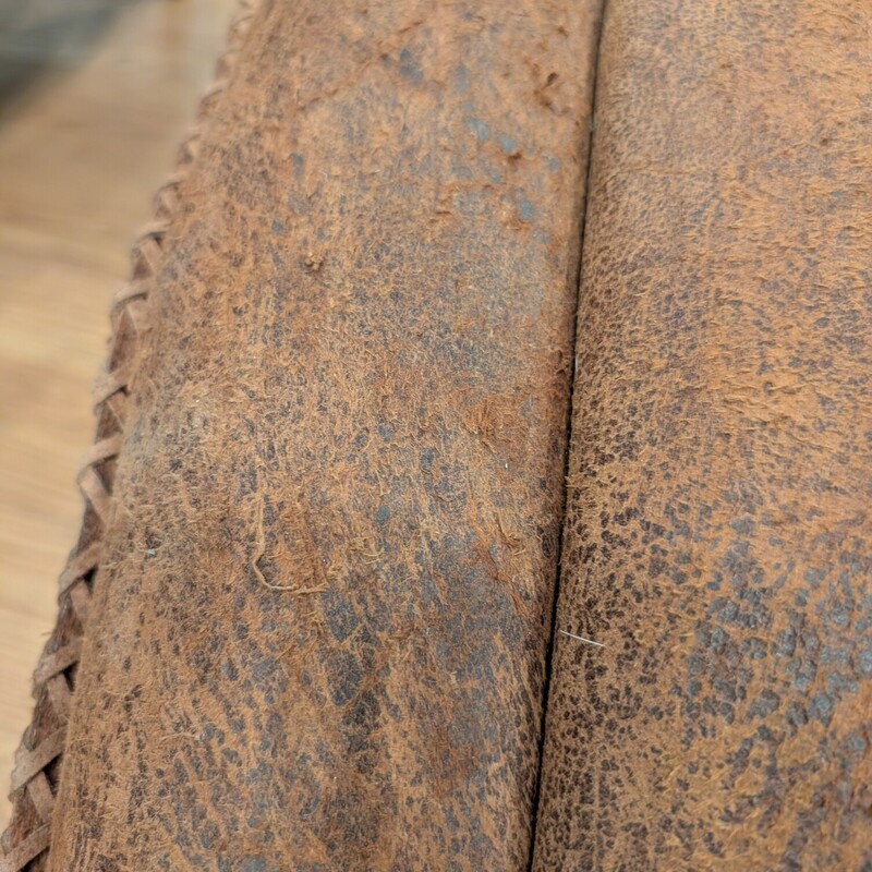 Verite Ottoman, Ragtime, Rough Suede<br />
30 x 27 x 14h