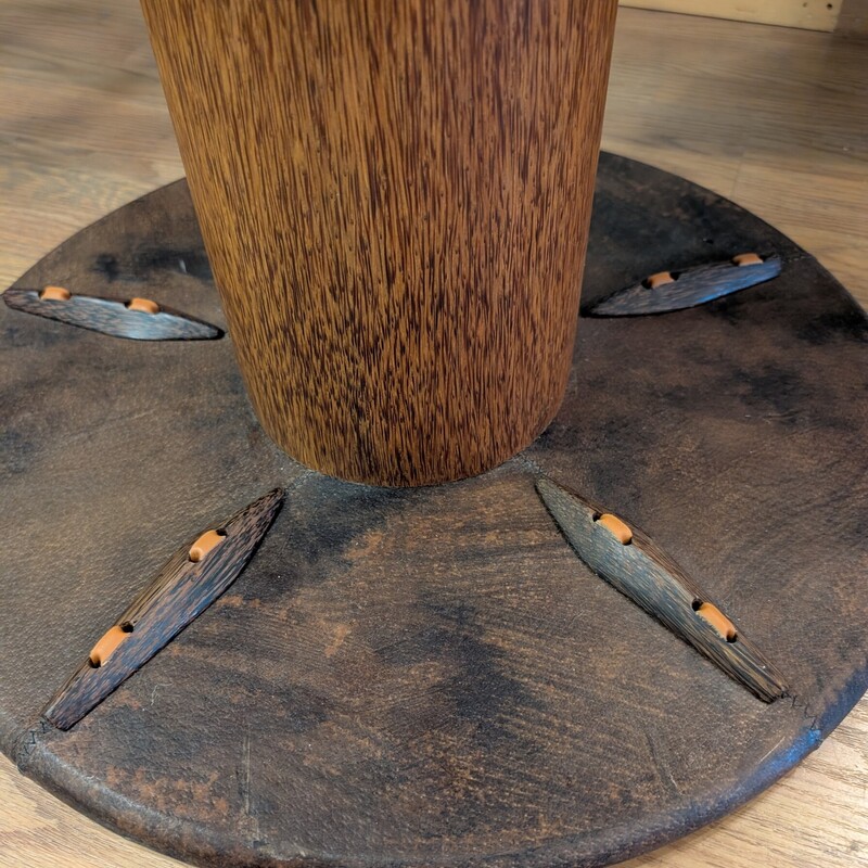 Millennium Bar Table, Round, Palmwood<br />
35.5 x 39.5h