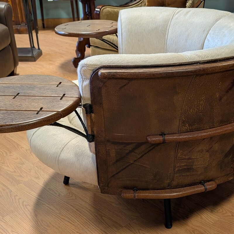 Capsule Swivel Chair, 2 Attached Tables, Champaine
60w 47d x 29.5h