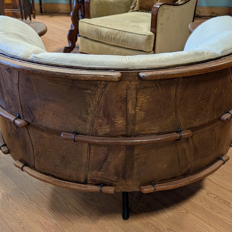 Capsule Swivel Chair, 2 Attached Tables, Champaine
60w 47d x 29.5h