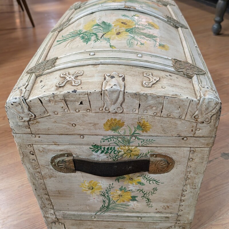 Floral Painted Trunk
26 x 15 x 21h