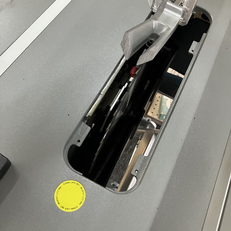 Table Saw, Bosch, 4100 with Gravity Rise Stand<br />
<br />
This is a BRAND NEW (we just assembled it) table saw and stand.<br />
<br />
  It is missing the throat plate and one cross piece on the stand