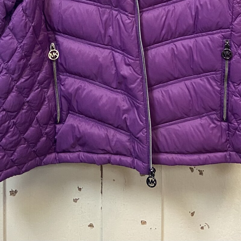 Purple Pack Down Coat<br />
Purple<br />
Size: 2X R$179