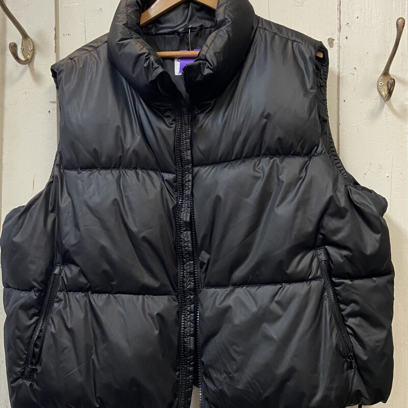 Blk Puffy Vest<br />
Black<br />
Size: 2X R$50