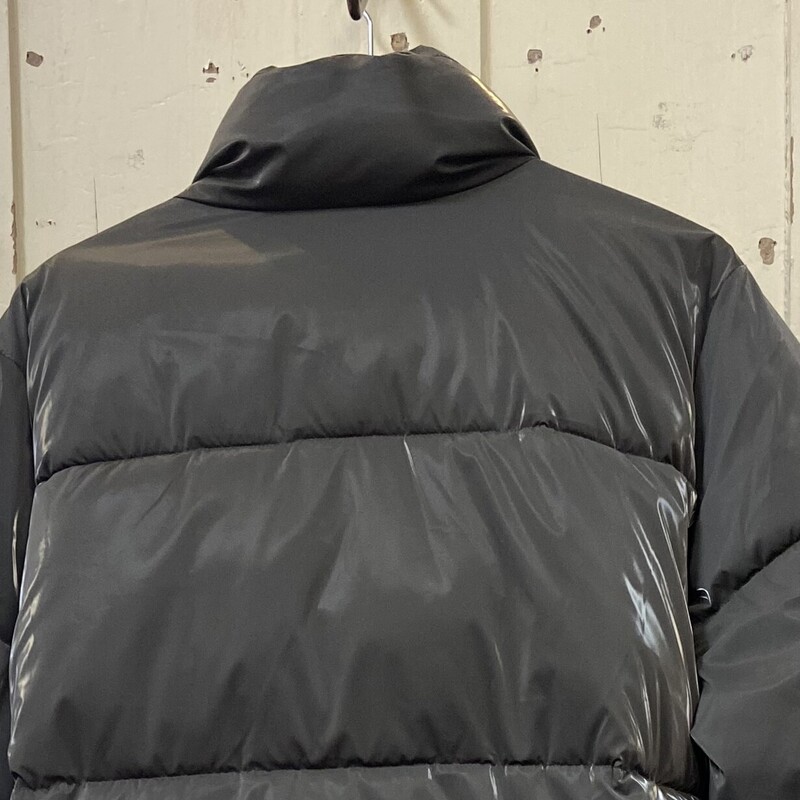 NWT Gry Liquid Pffy Coat<br />
Grey<br />
Size: 2X R$170