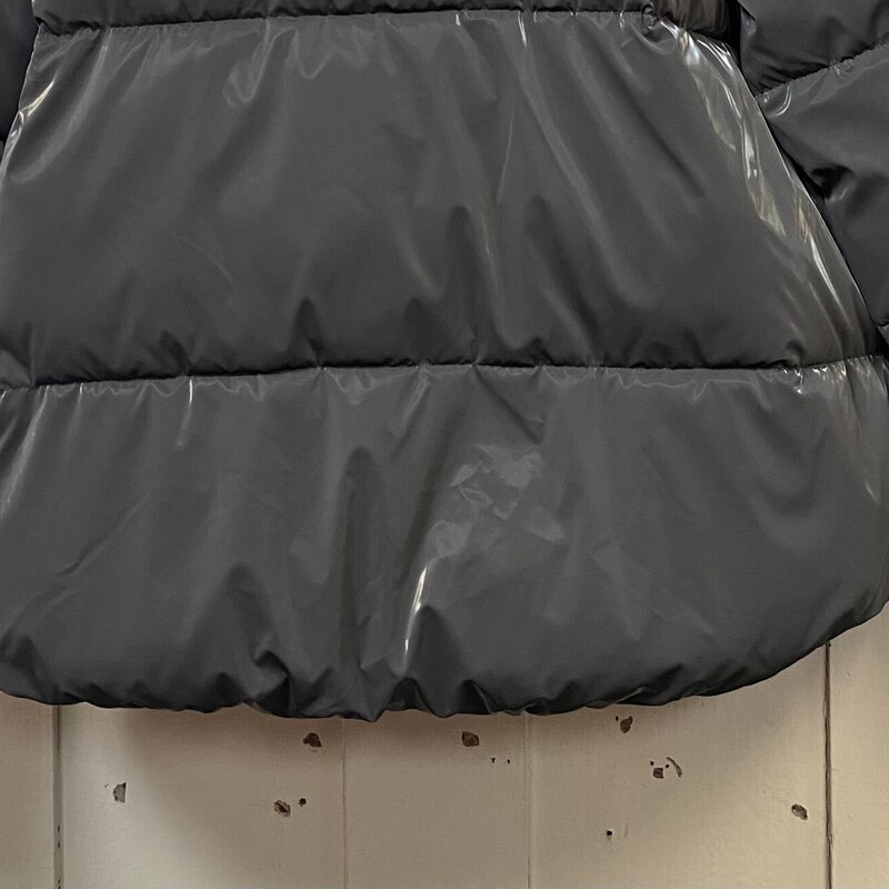 NWT Gry Liquid Pffy Coat<br />
Grey<br />
Size: 2X R$170