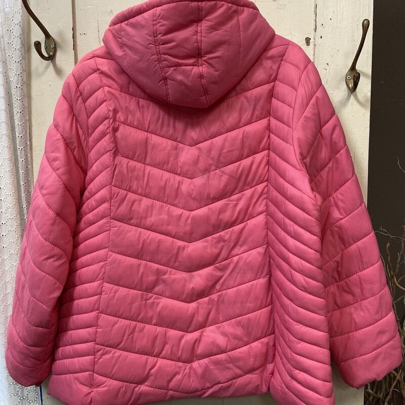 Pink Nylon Puffly Coat<br />
Pink<br />
Size: 3X